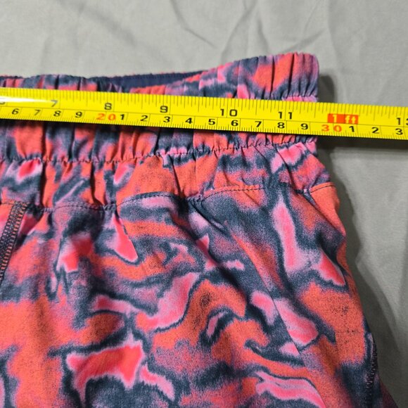 Lululemon Sz 4 Womens Pink Multi Chroma Clash Track That Mid-Rise Lined Short - Picture 4 of 5